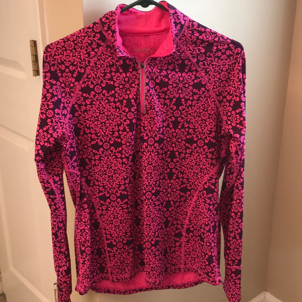 Ideology maroon&pink medium pullover w/thumb holes